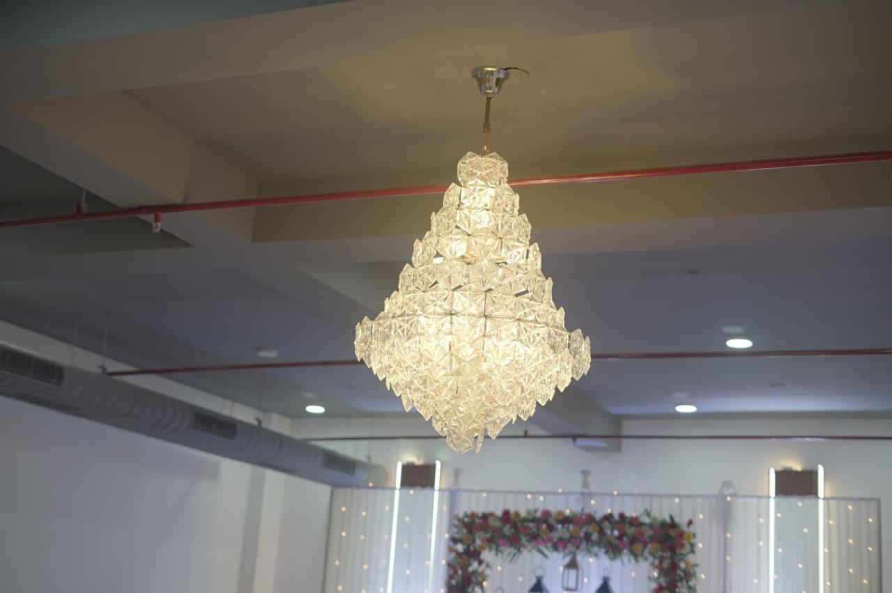 Rr Galaxy Hotel Gurgaon Ngoại thất bức ảnh
