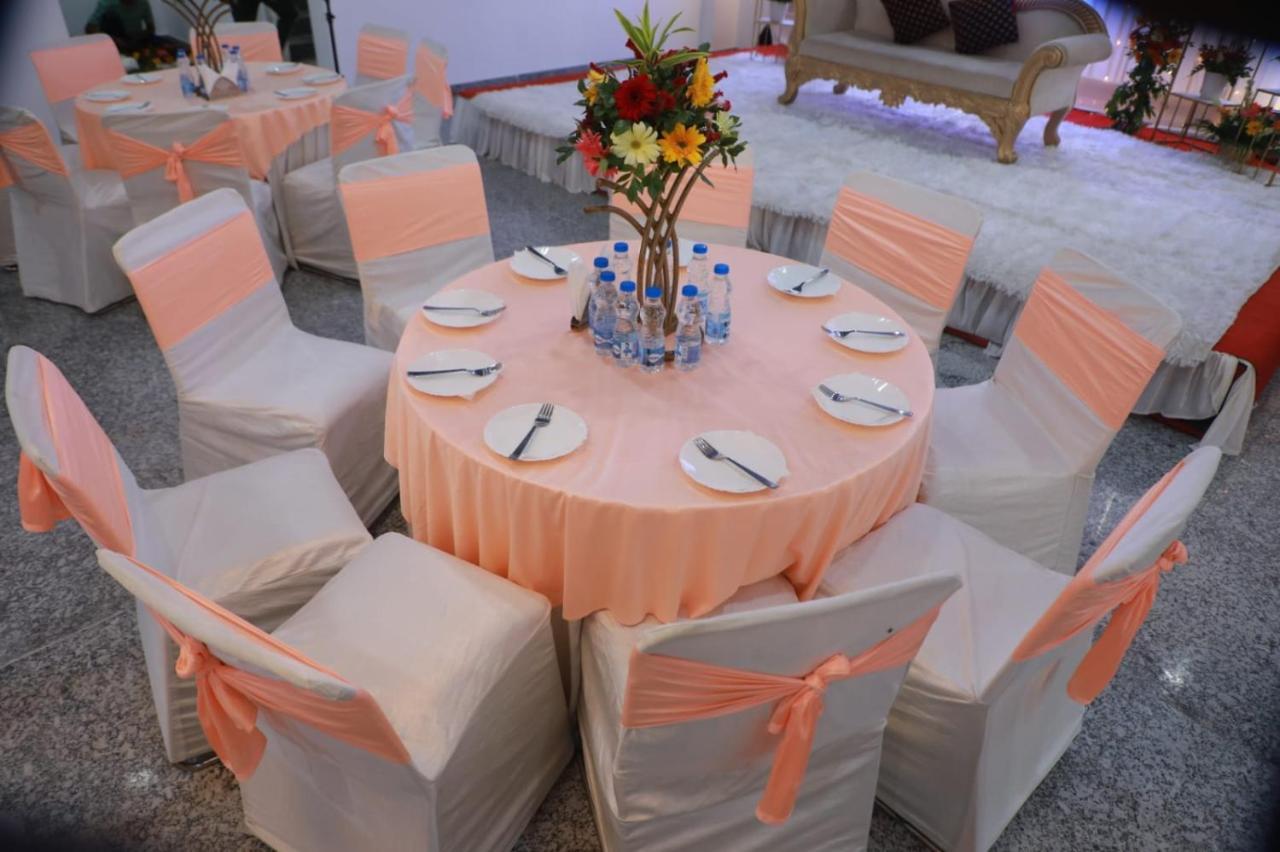 Rr Galaxy Hotel Gurgaon Ngoại thất bức ảnh