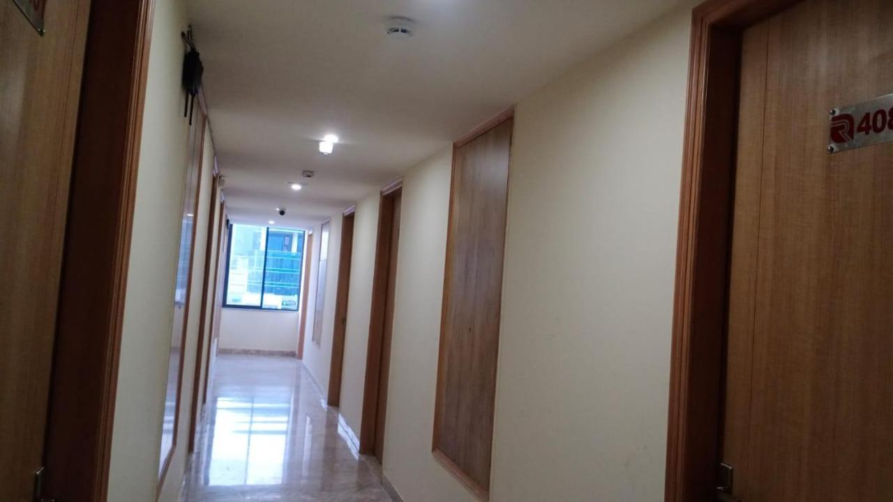 Rr Galaxy Hotel Gurgaon Ngoại thất bức ảnh