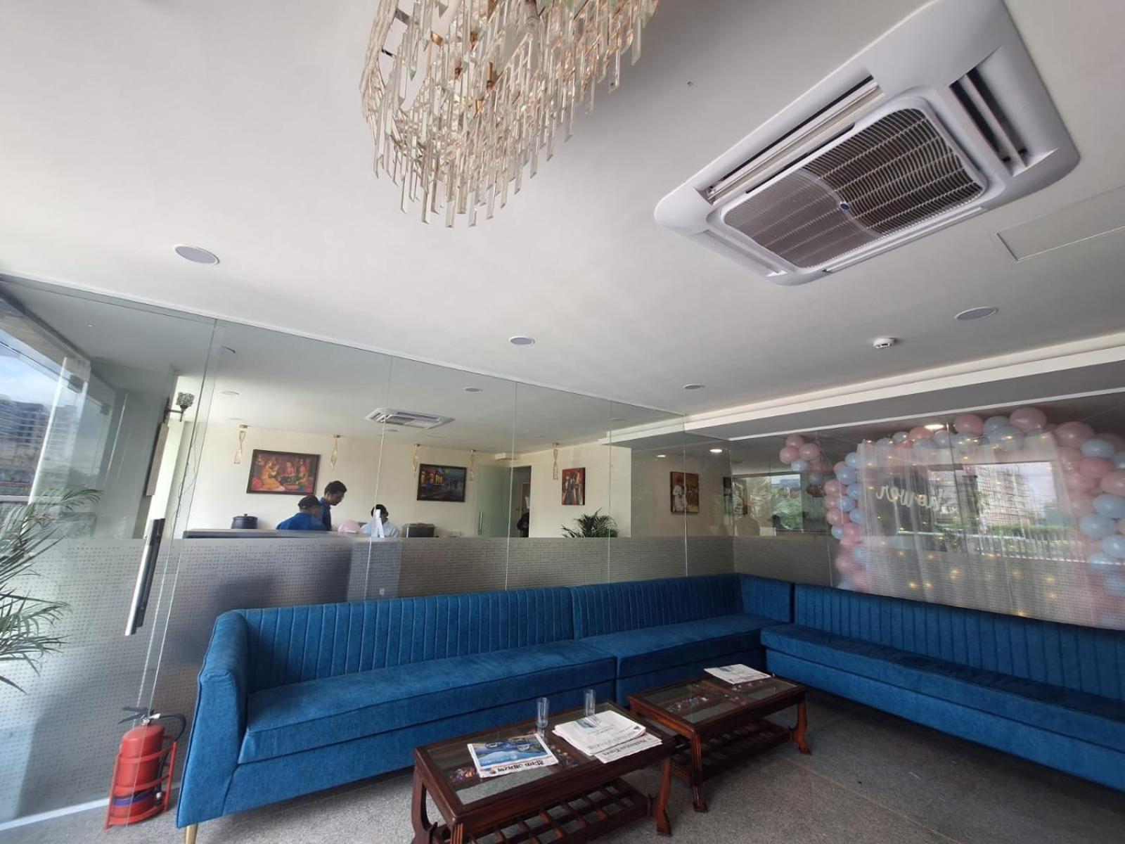 Rr Galaxy Hotel Gurgaon Ngoại thất bức ảnh