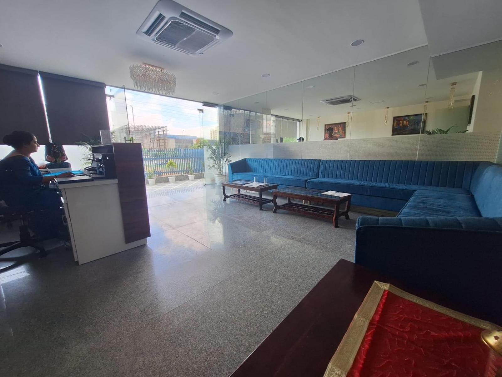 Rr Galaxy Hotel Gurgaon Ngoại thất bức ảnh
